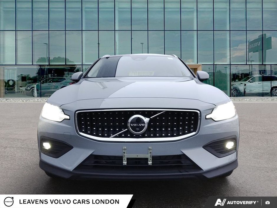 2026 Volvo V60 CROSS COUNTRY ULTRA-1