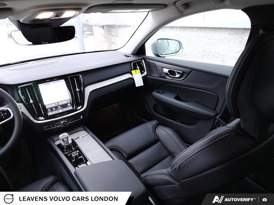 2026 Volvo V60 CROSS COUNTRY ULTRA-27