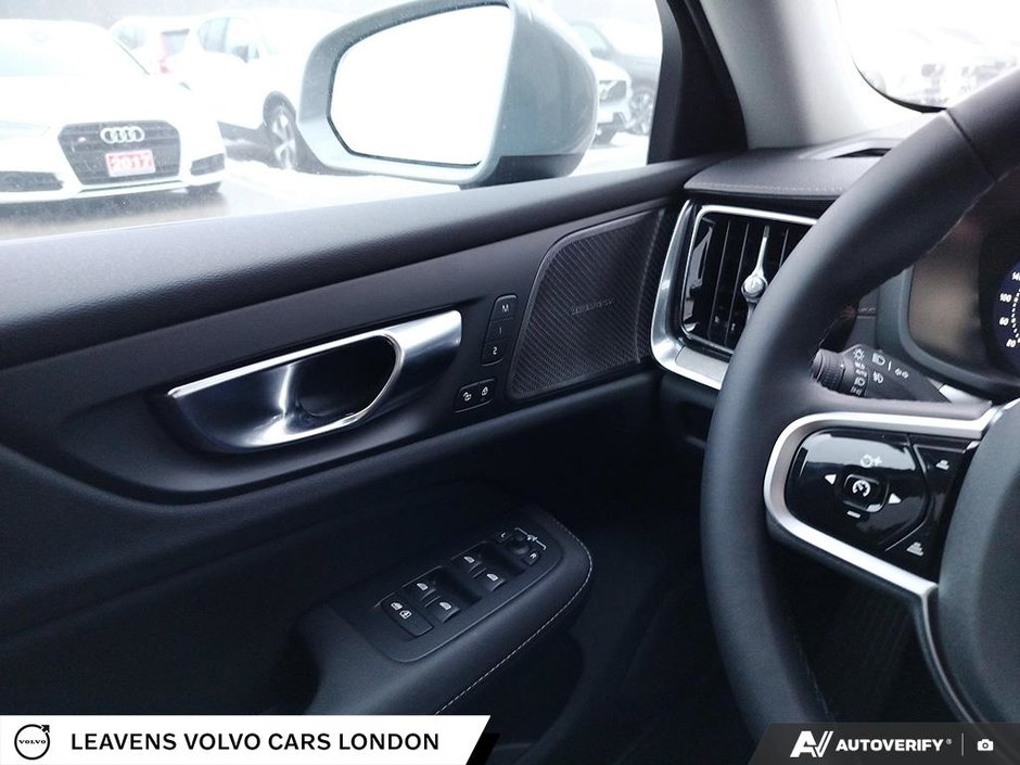 2026 Volvo V60 CROSS COUNTRY ULTRA-16