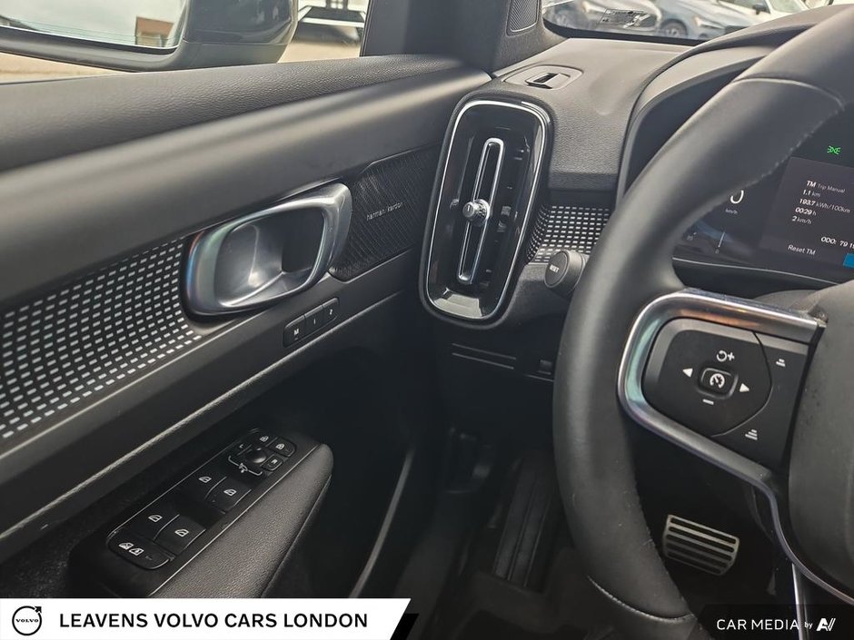 2022 Volvo XC40 Recharge Pure Electric PLUS-16