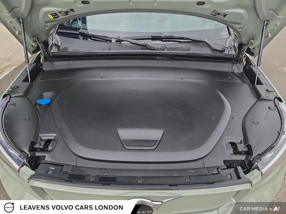 2022 Volvo XC40 Recharge Pure Electric PLUS-9