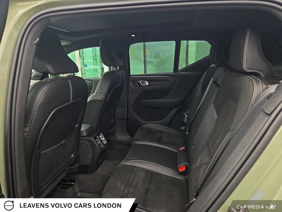 2022 Volvo XC40 Recharge Pure Electric PLUS-22