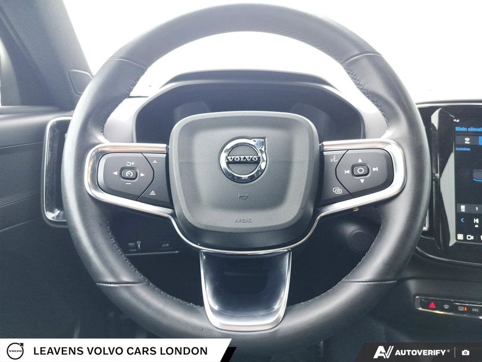 2022 Volvo XC40 RECHARGE PURE ELECTRIC PLUS-13