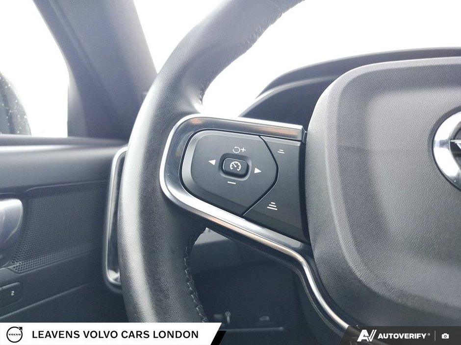 2022 Volvo XC40 RECHARGE PURE ELECTRIC PLUS-17