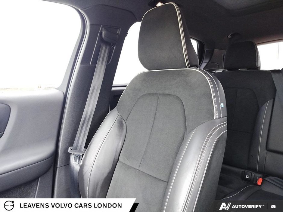 2022 Volvo XC40 RECHARGE PURE ELECTRIC PLUS-24