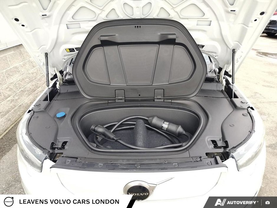 2022 Volvo XC40 RECHARGE PURE ELECTRIC PLUS-9