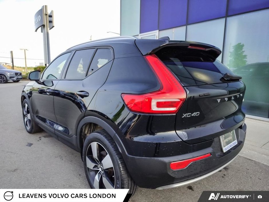 2020 Volvo XC40 MOMENTUM-10
