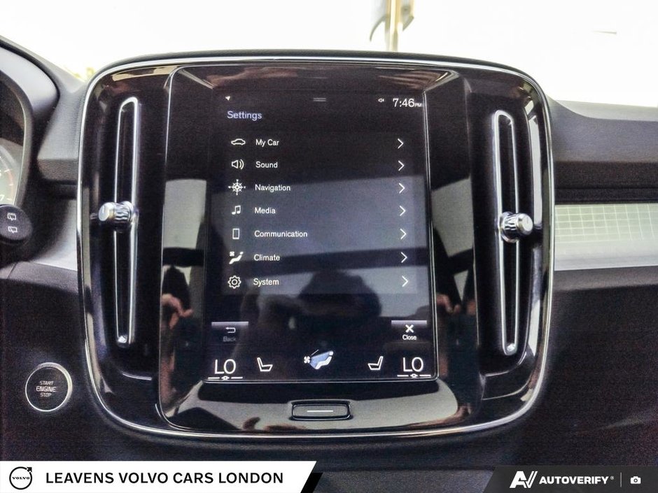 2020 Volvo XC40 MOMENTUM-27