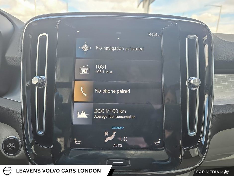 2021 Volvo XC40 MOMENTUM-26