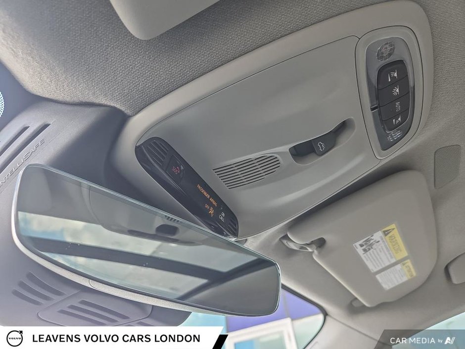 2021 Volvo XC40 MOMENTUM-20