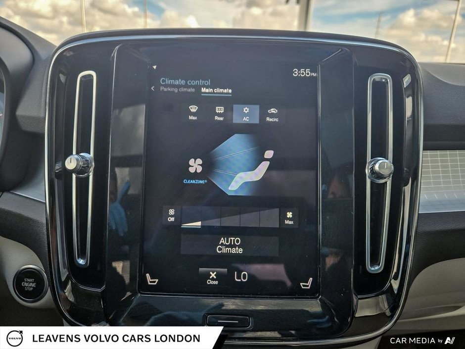 2021 Volvo XC40 MOMENTUM-29