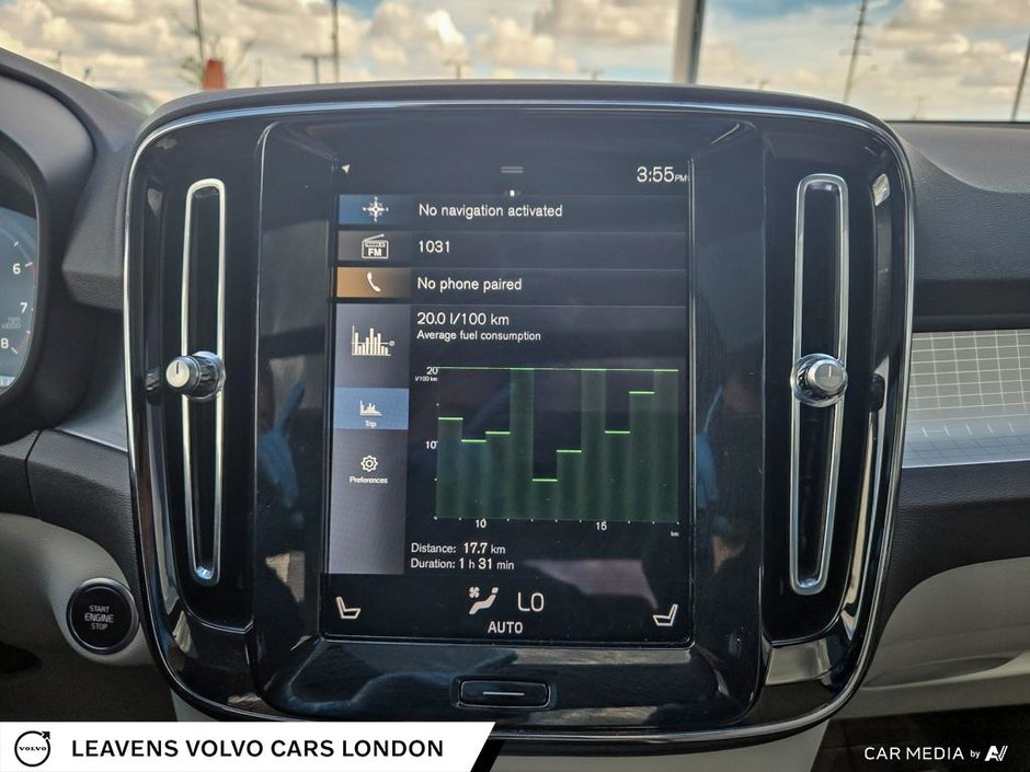 2021 Volvo XC40 MOMENTUM-28