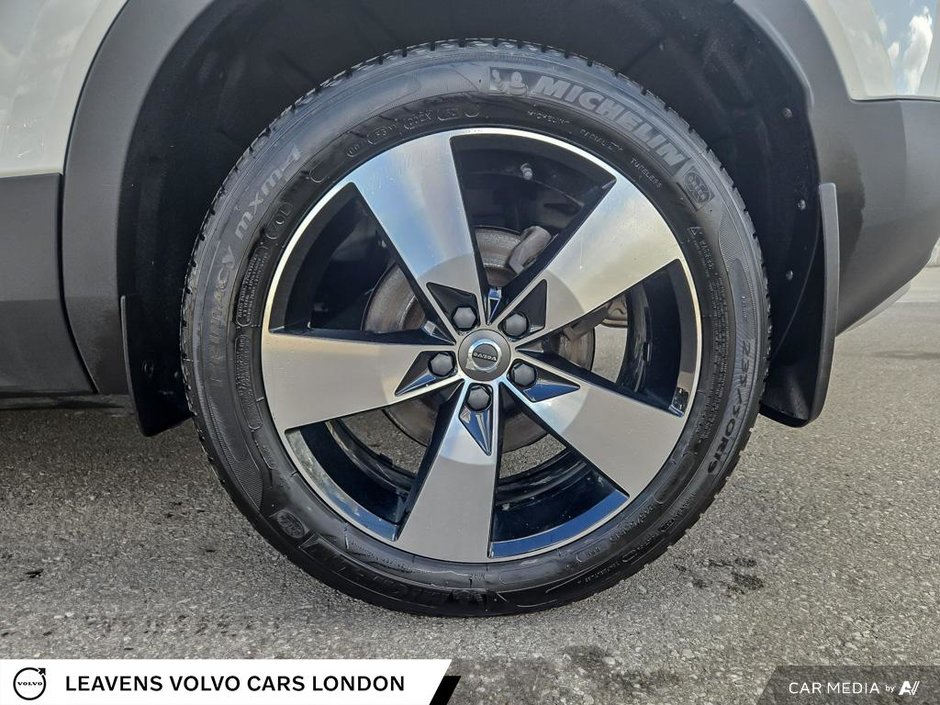 2021 Volvo XC40 MOMENTUM-5