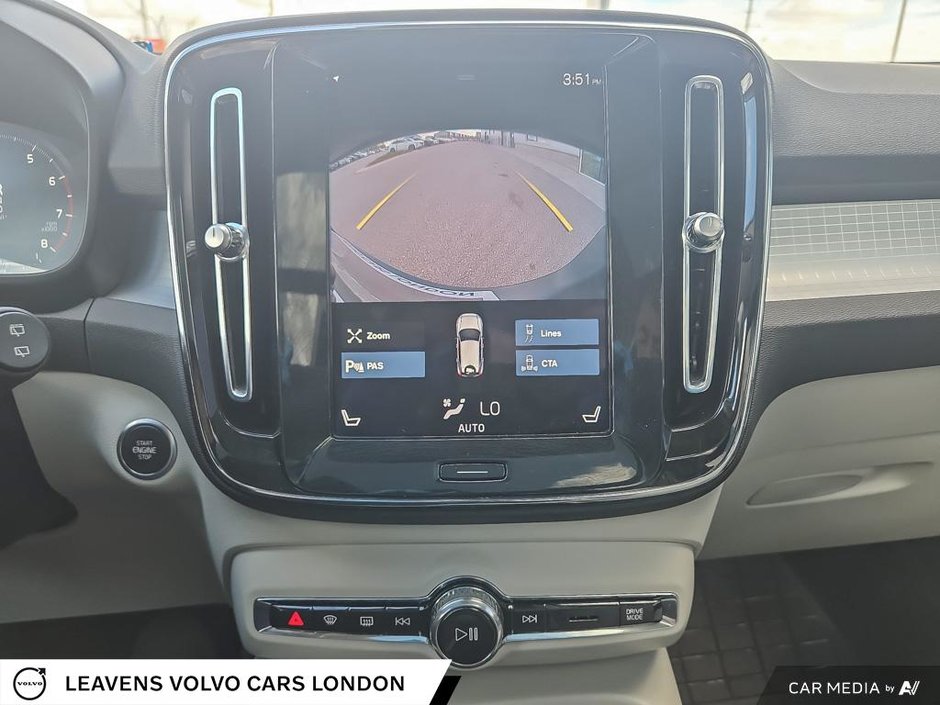 2021 Volvo XC40 MOMENTUM-18