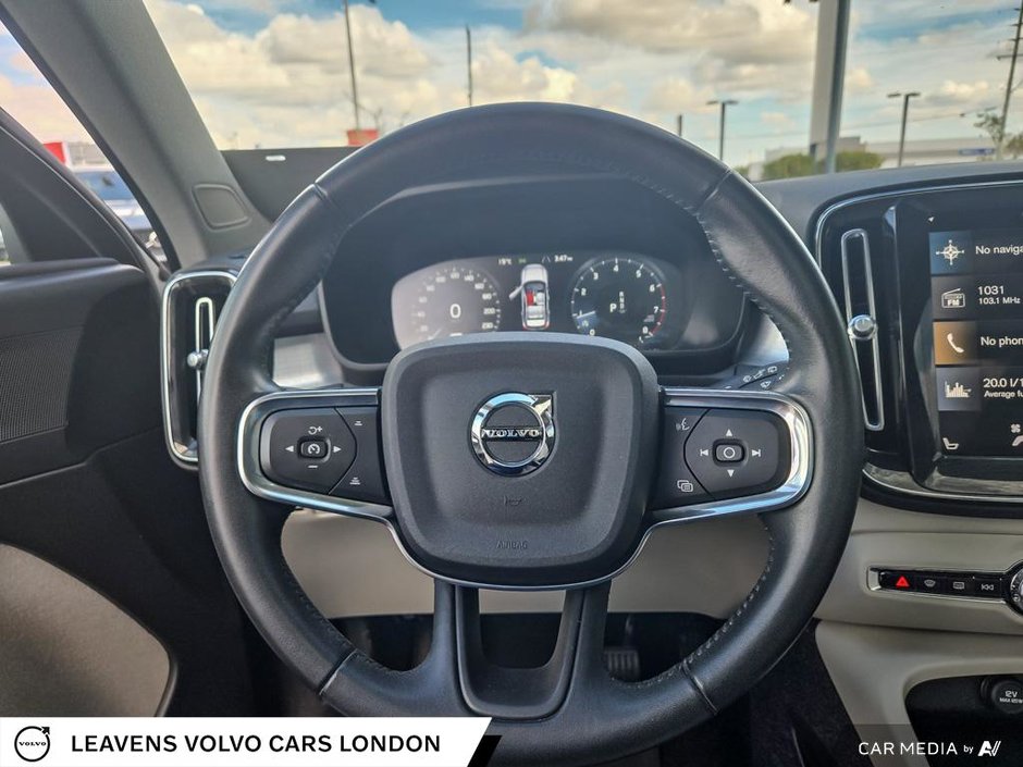 2021 Volvo XC40 MOMENTUM-13