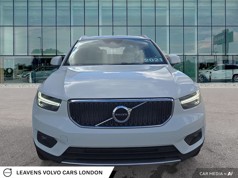2021 Volvo XC40 MOMENTUM-1
