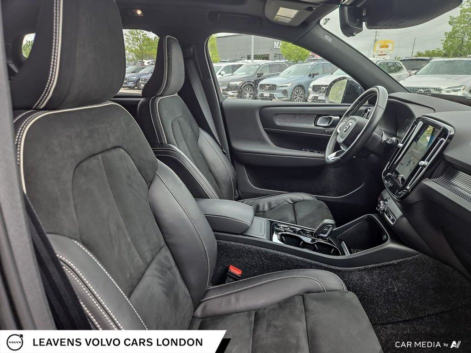 2021 Volvo XC40 R-DESIGN-21
