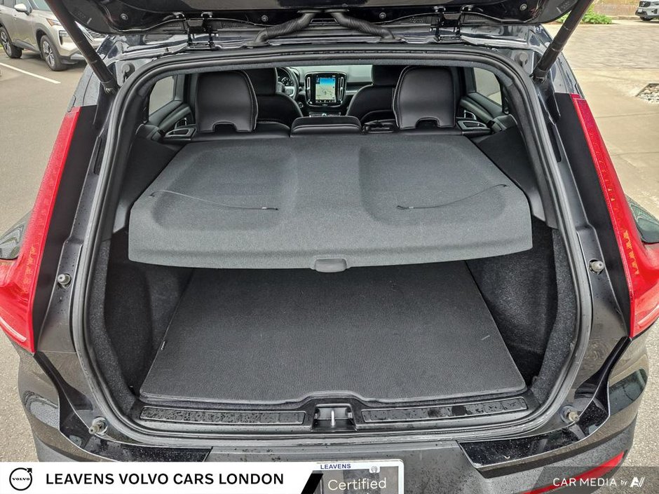 2021 Volvo XC40 R-DESIGN-11