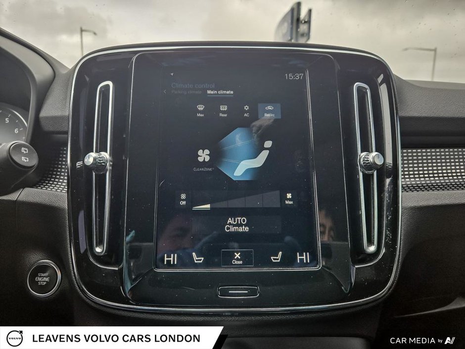 2021 Volvo XC40 R-DESIGN-29