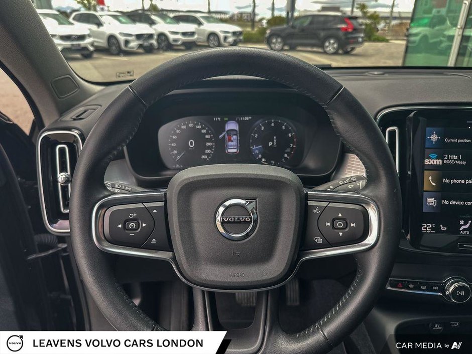 2021 Volvo XC40 MOMENTUM-13