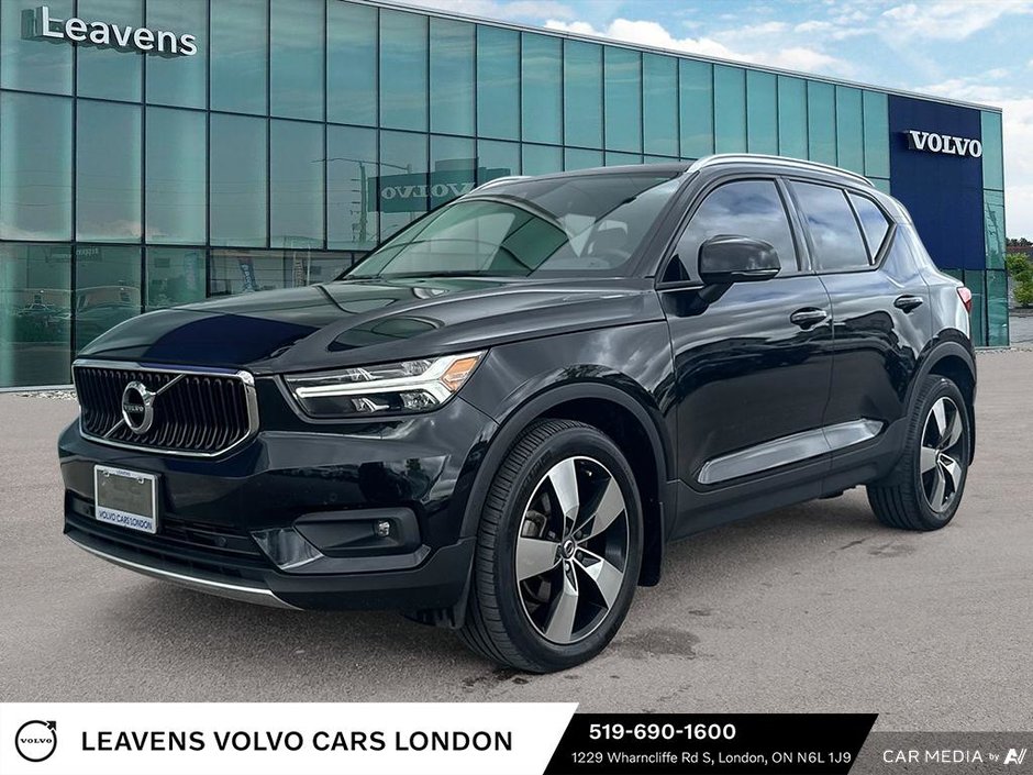 2021 Volvo XC40 MOMENTUM-0