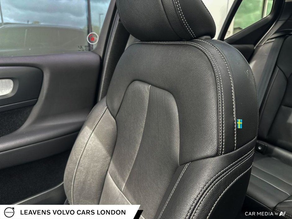 2021 Volvo XC40 MOMENTUM-19