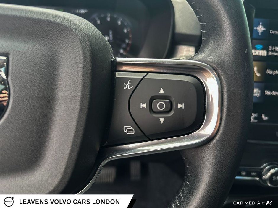 2021 Volvo XC40 MOMENTUM-15
