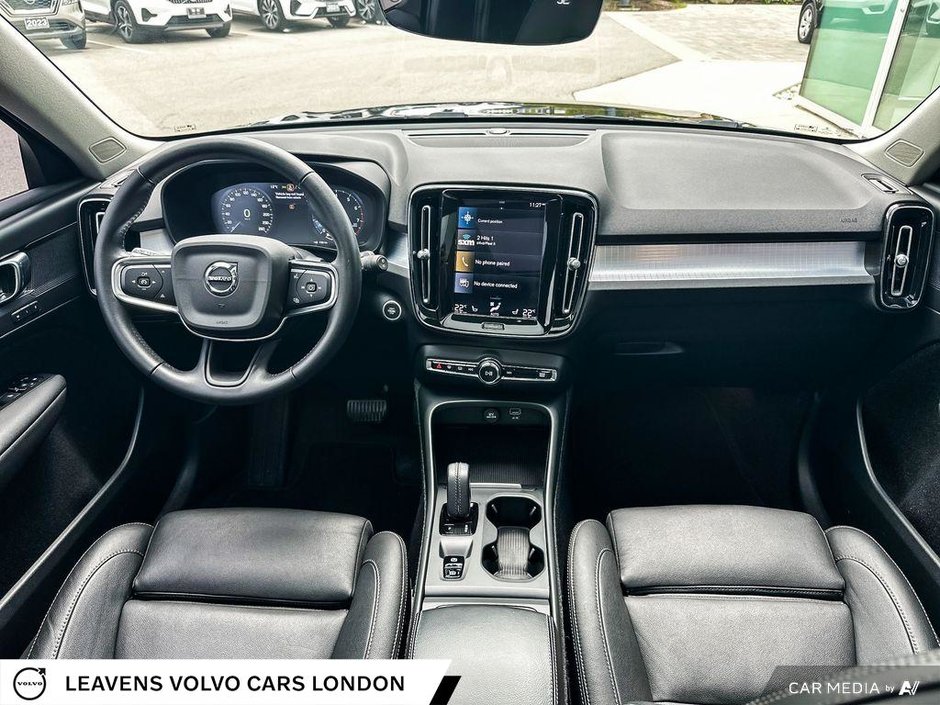 2021 Volvo XC40 MOMENTUM-23