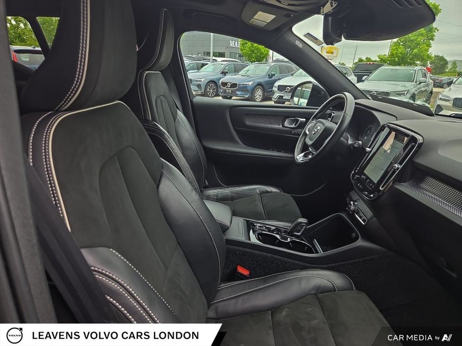 2021 Volvo XC40 R-DESIGN-21