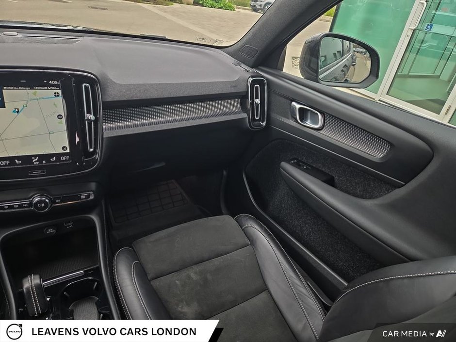 2021 Volvo XC40 R-DESIGN-24