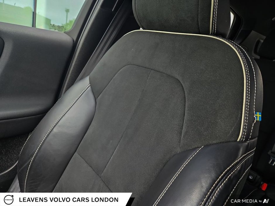 2021 Volvo XC40 R-DESIGN-19