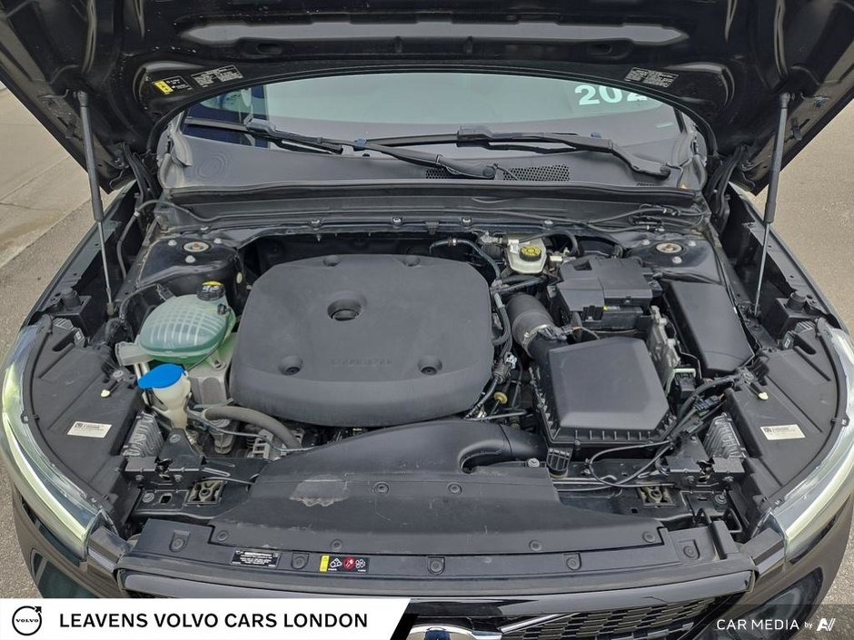 2021 Volvo XC40 R-DESIGN-9