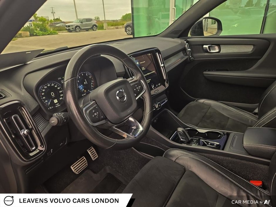 2021 Volvo XC40 R-DESIGN-12