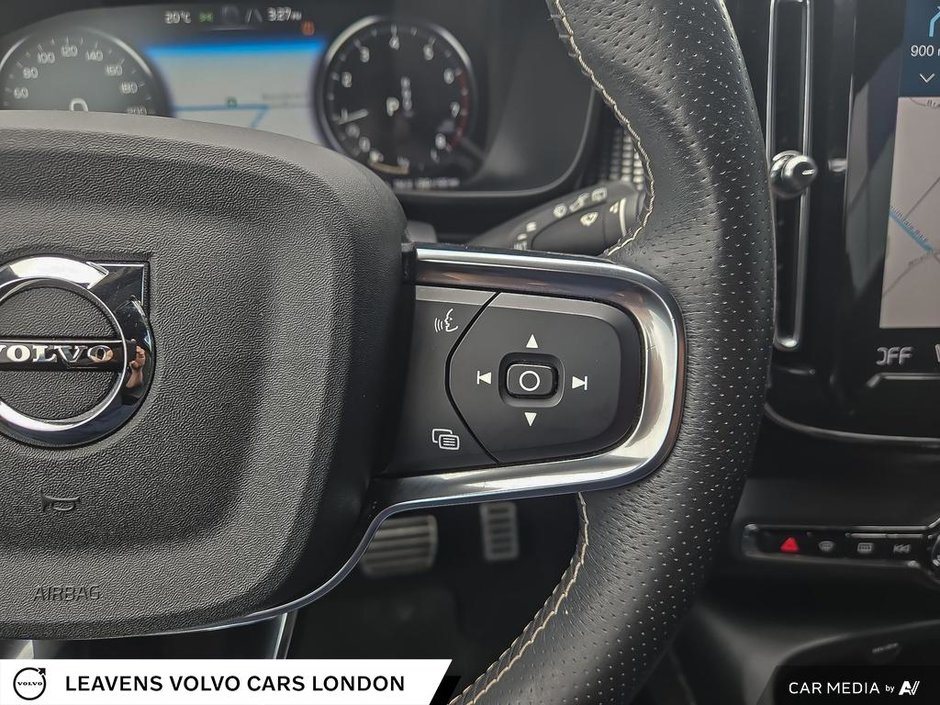 2021 Volvo XC40 R-DESIGN-15
