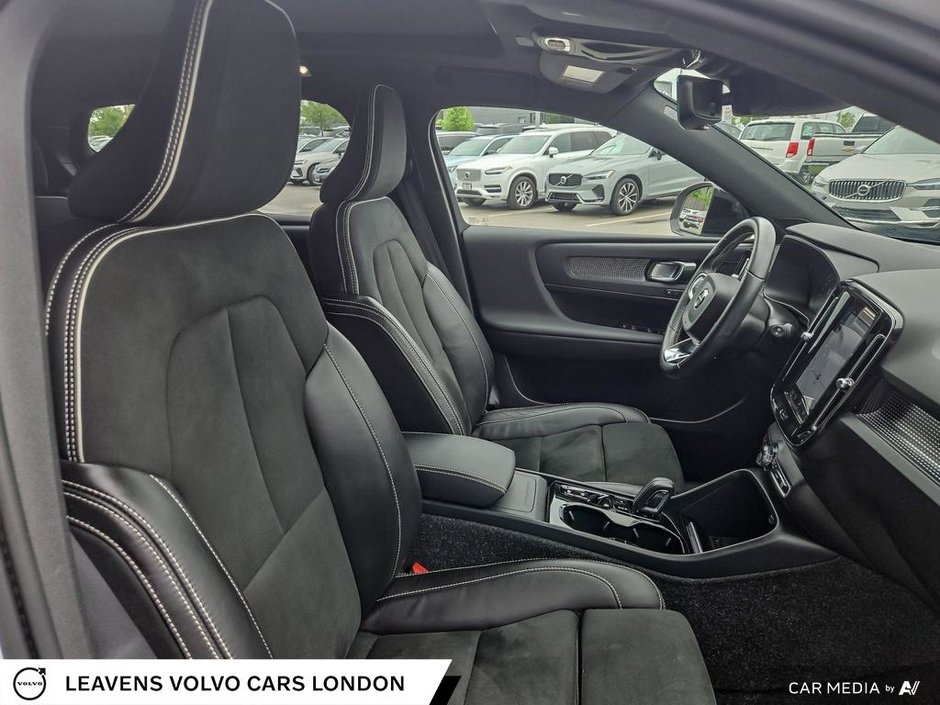 2021 Volvo XC40 R-DESIGN-21