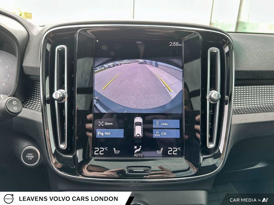 2021 Volvo XC40 R-DESIGN-26