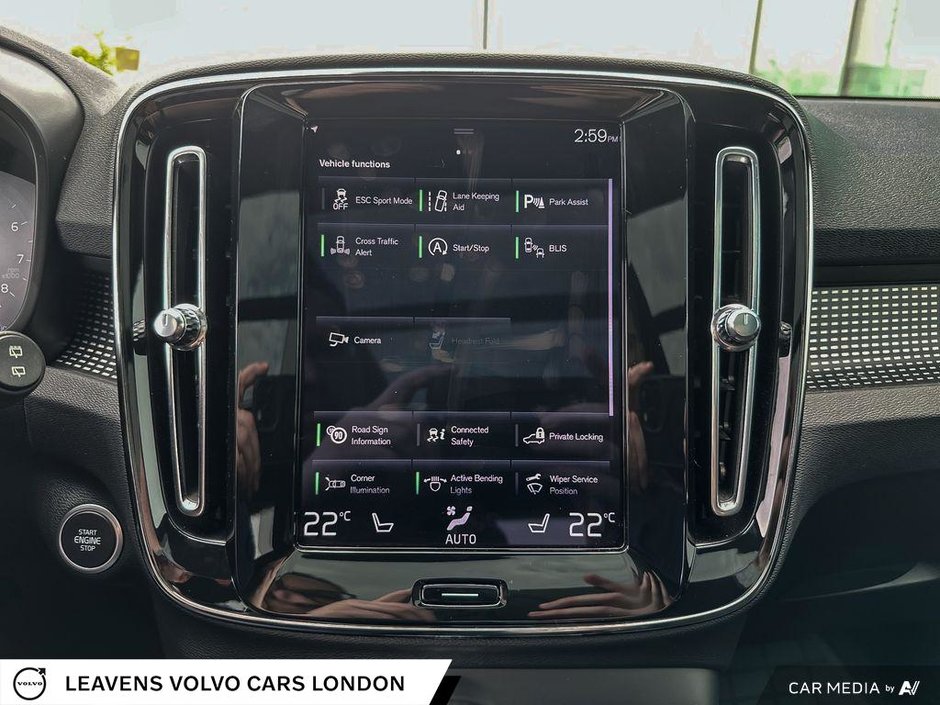 2021 Volvo XC40 R-DESIGN-27