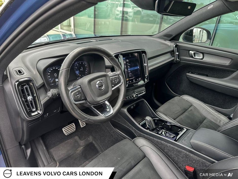 2021 Volvo XC40 R-DESIGN-12