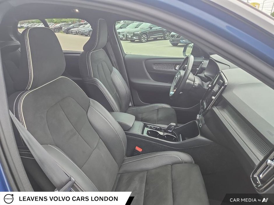 2021 Volvo XC40 R-DESIGN-21