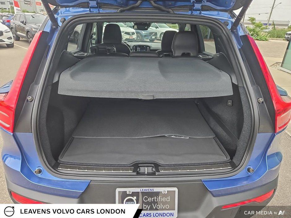 2021 Volvo XC40 R-DESIGN-11