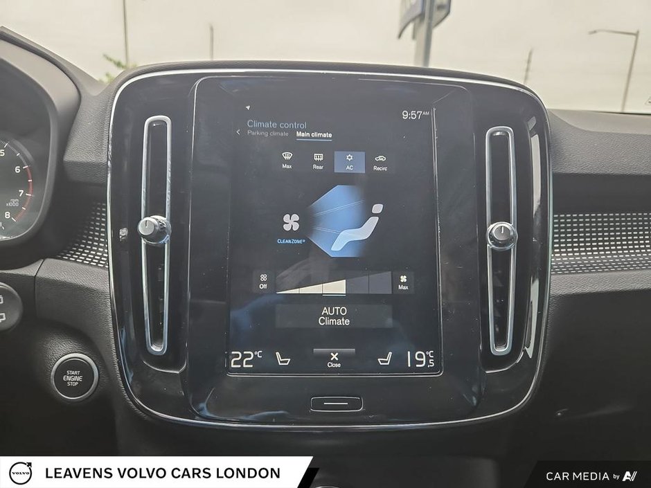 2021 Volvo XC40 R-DESIGN-29