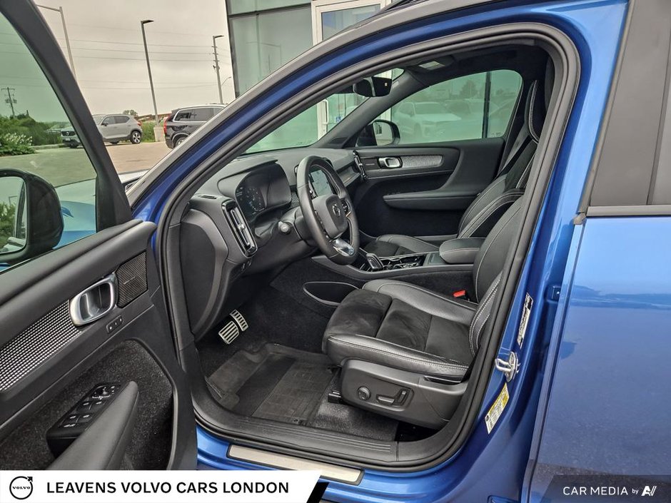 2021 Volvo XC40 R-DESIGN-25