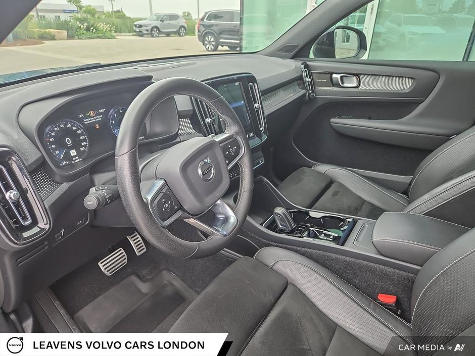 2021 Volvo XC40 R-DESIGN-12