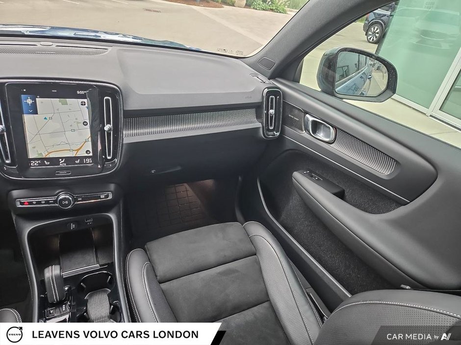 2021 Volvo XC40 R-DESIGN-24