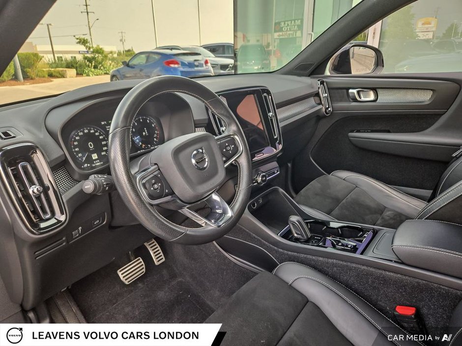 2021 Volvo XC40 R-DESIGN-12
