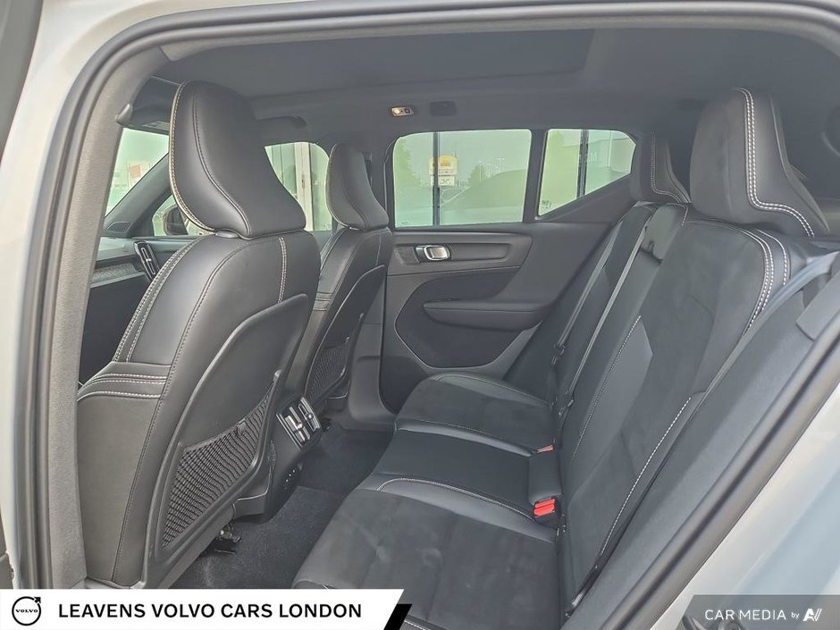 2021 Volvo XC40 R-DESIGN-22