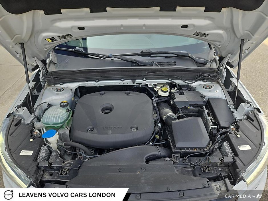 2021 Volvo XC40 R-DESIGN-9