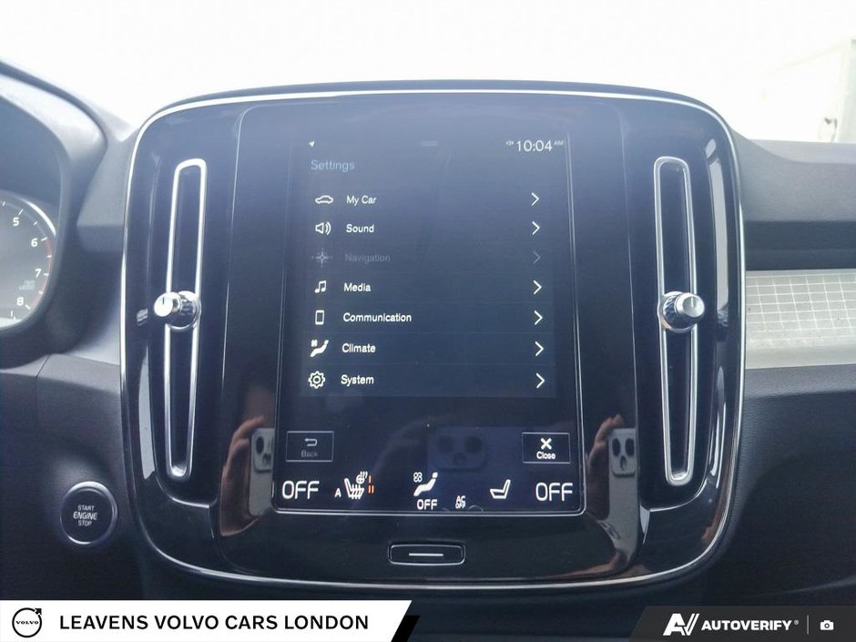 2022 Volvo XC40 MOMENTUM-27