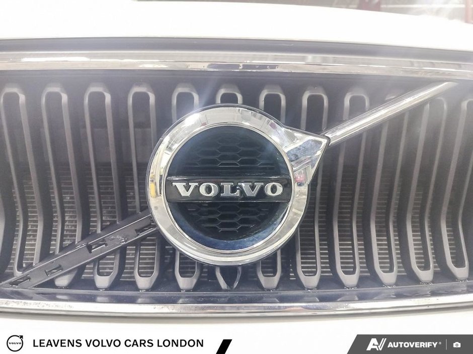 2022 Volvo XC40 MOMENTUM-8