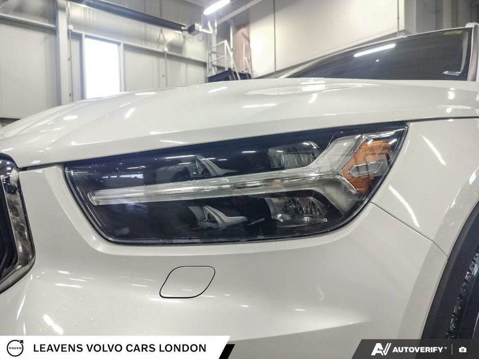 2022 Volvo XC40 MOMENTUM-7